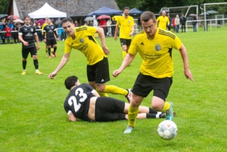 Hannes Schlüter am Ball