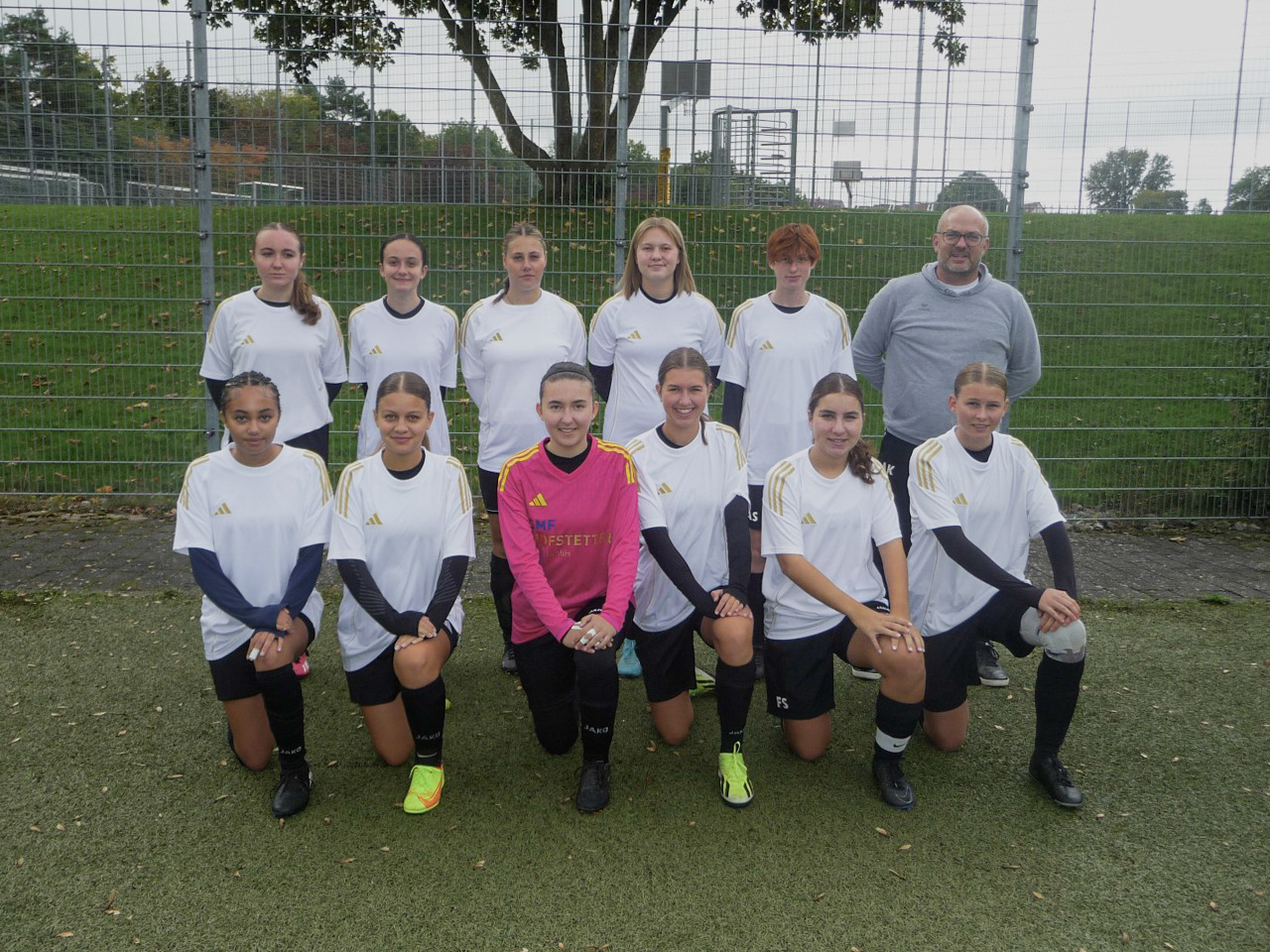 SV Bondorf und SF Kayh Mädchen Fußball B-Juniorinnen